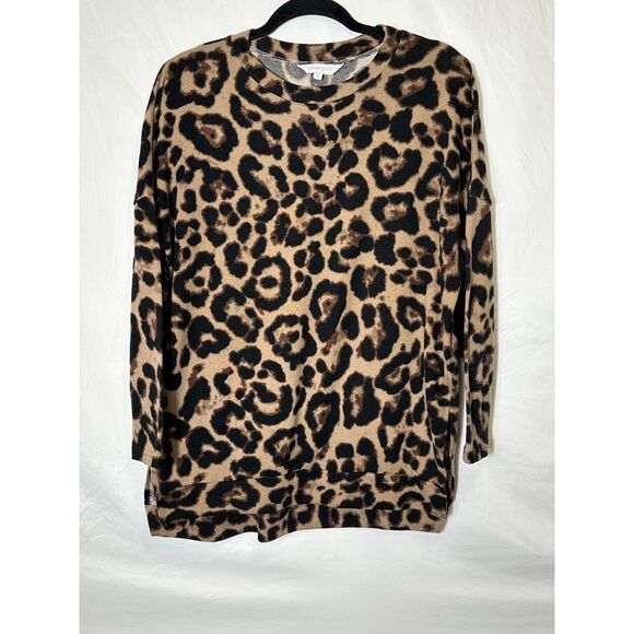 Amaryllis Animal Print, Oversized Sweater Size M Side Slits Long Sleeve Stretchy - Picture 1 of 6